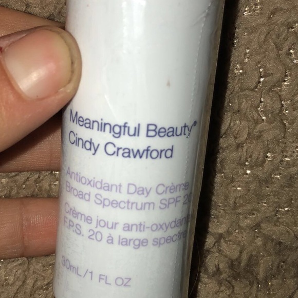 Meaningful Beauty By Cindy Crawford - Picture 4 of 4